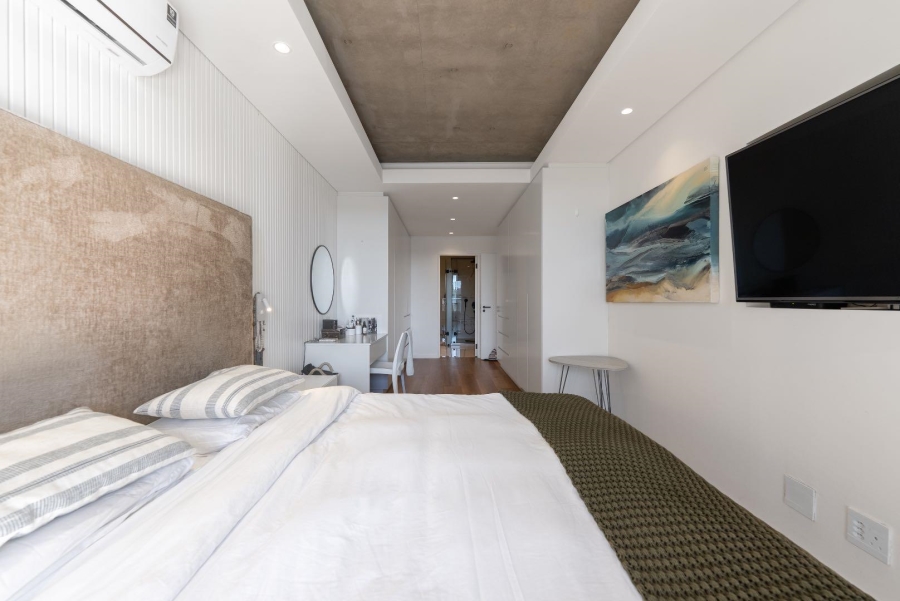 2 Bedroom Property for Sale in Sea Point Western Cape